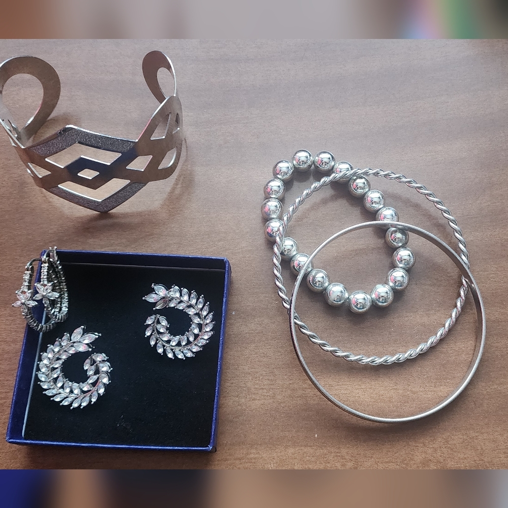 Jewelry bundle 5/$25
